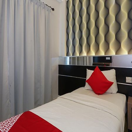 Hotel O Hotel Orchard Inn Lumut Exterior foto