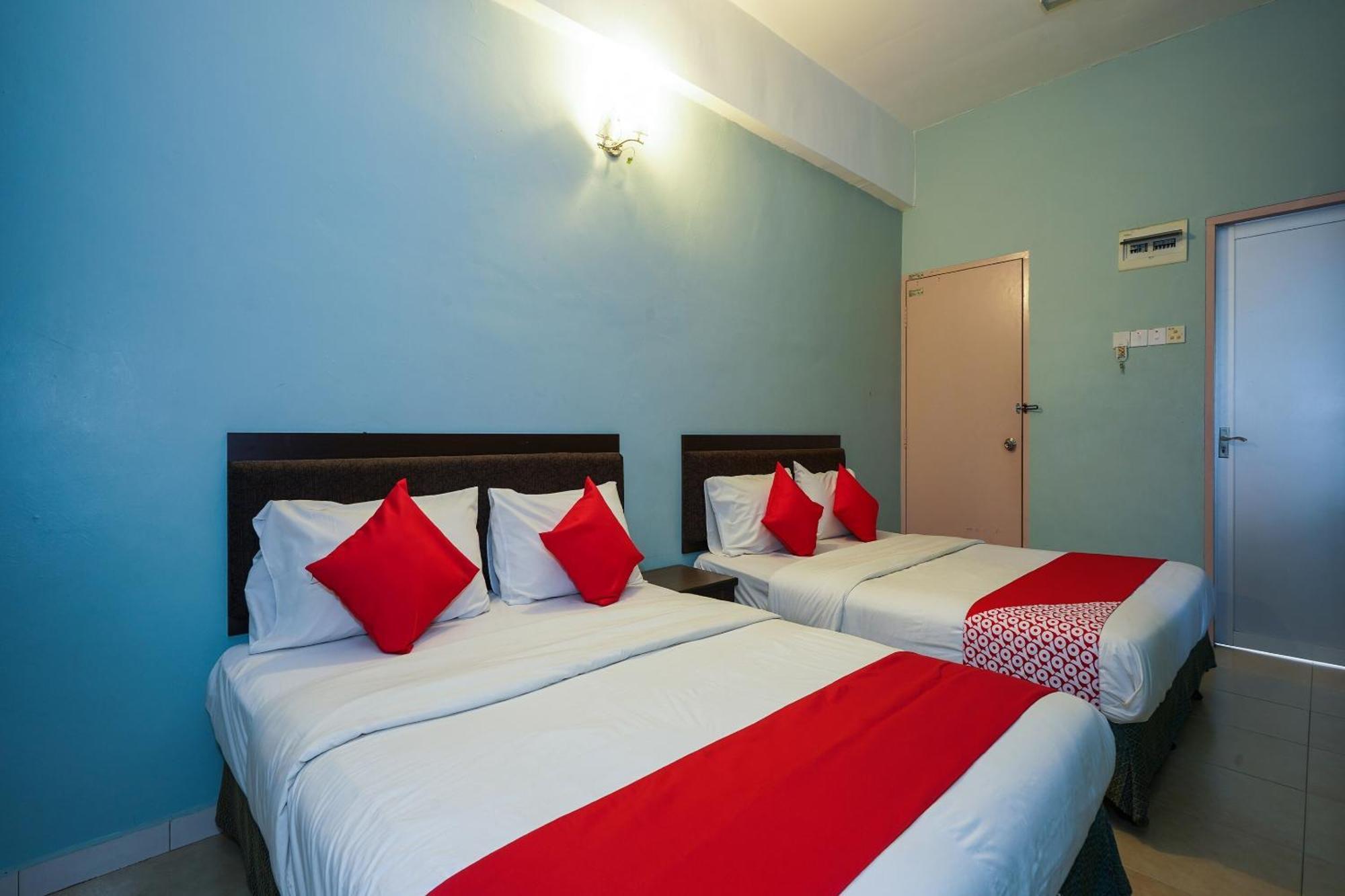 Hotel O Hotel Orchard Inn Lumut Exterior foto