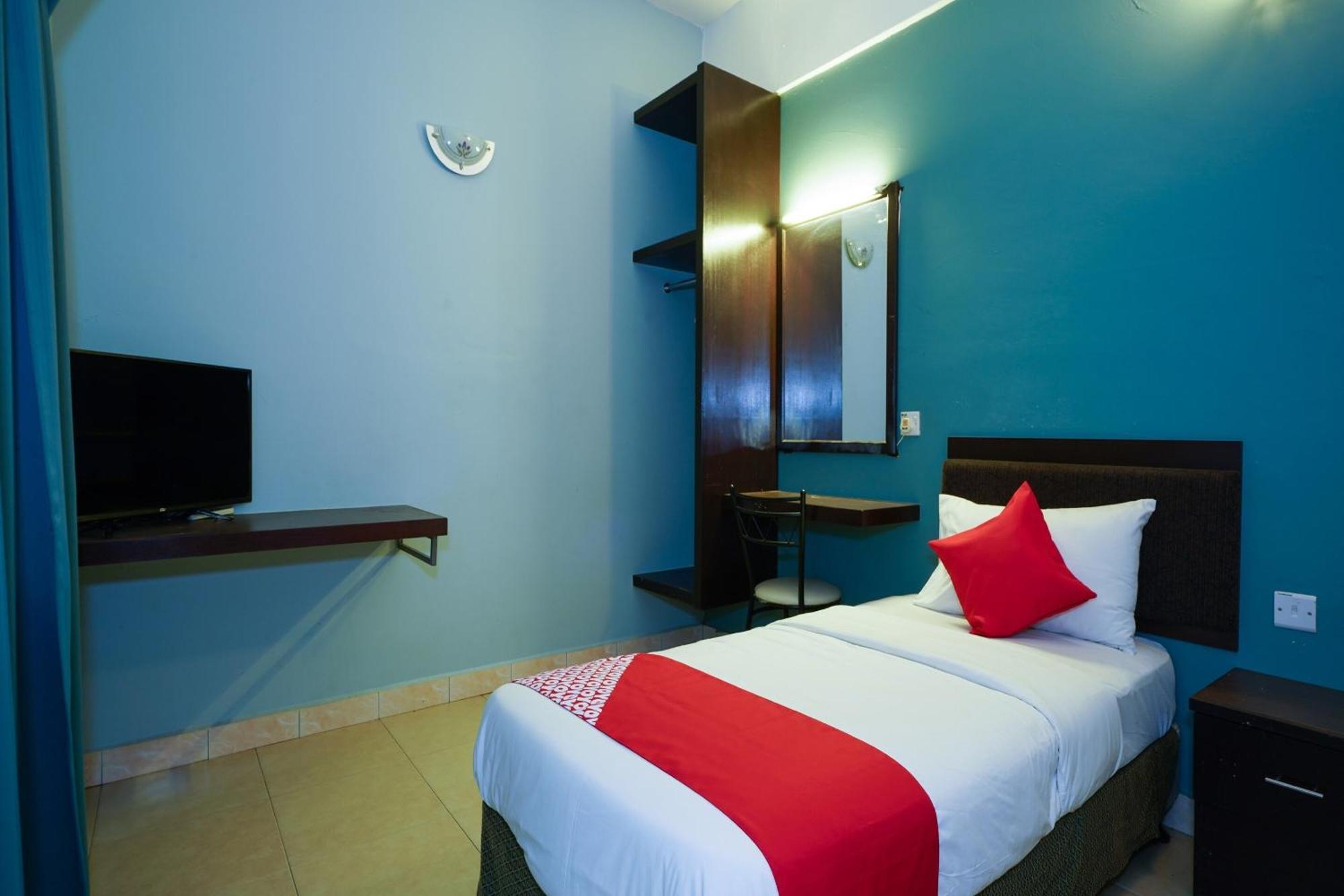 Hotel O Hotel Orchard Inn Lumut Exterior foto