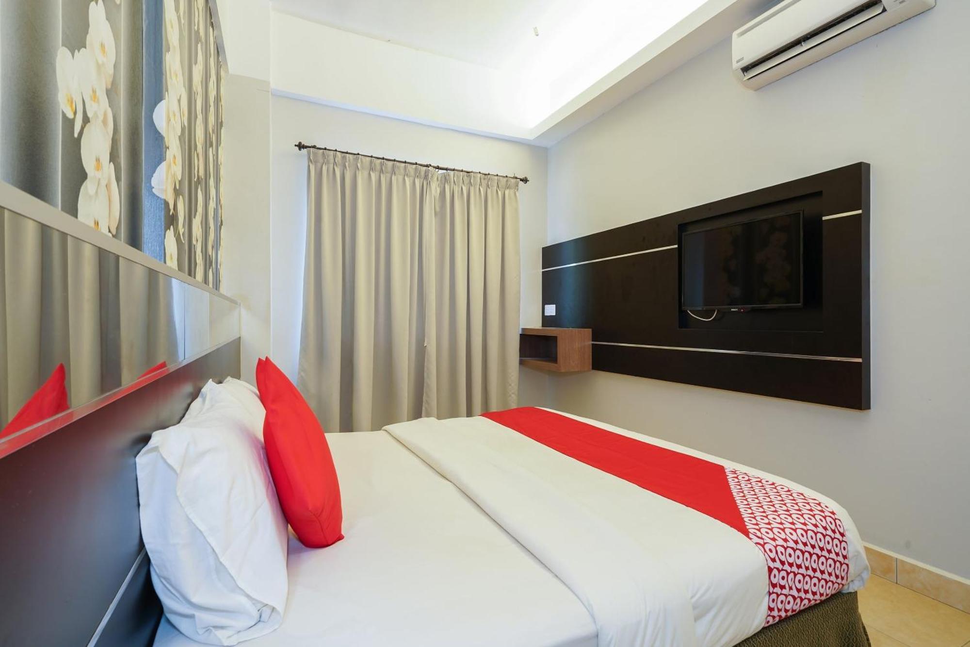 Hotel O Hotel Orchard Inn Lumut Exterior foto